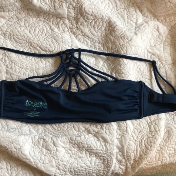 Small bikini top - Picture 2 of 3